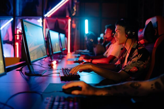 The Psychology of Competitive Gaming