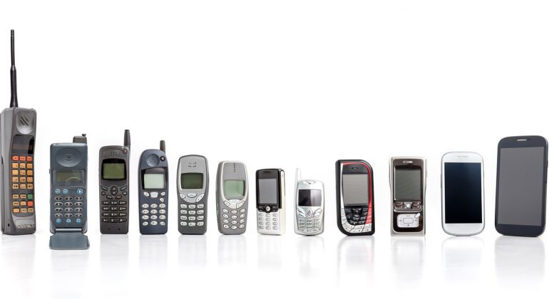 The Evolution of Mobile Technology: From Cell Phones to Smartphones