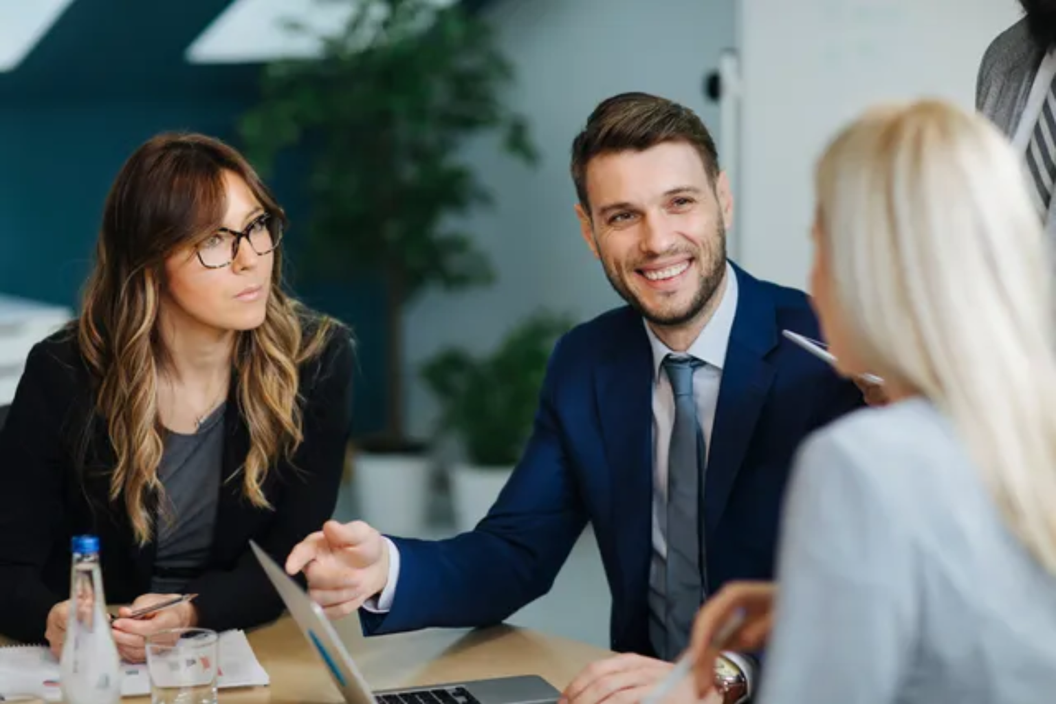 Navigating the Sale: How to Find the Right Guidance When Selling Your Florida Business